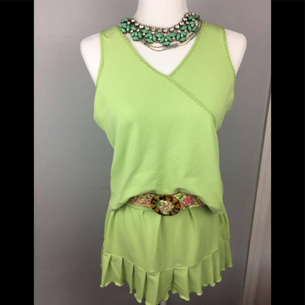 Tail athletic top and skirt